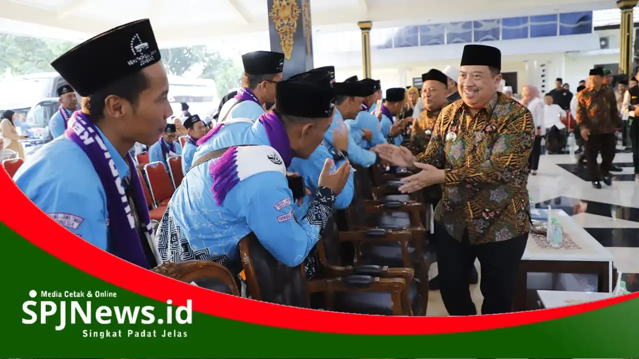 Jombang Berangkatkan 1.263 Jemaah Haji, Bupati Warsubi: Jaga Kesehatan dan Niat Ibadah